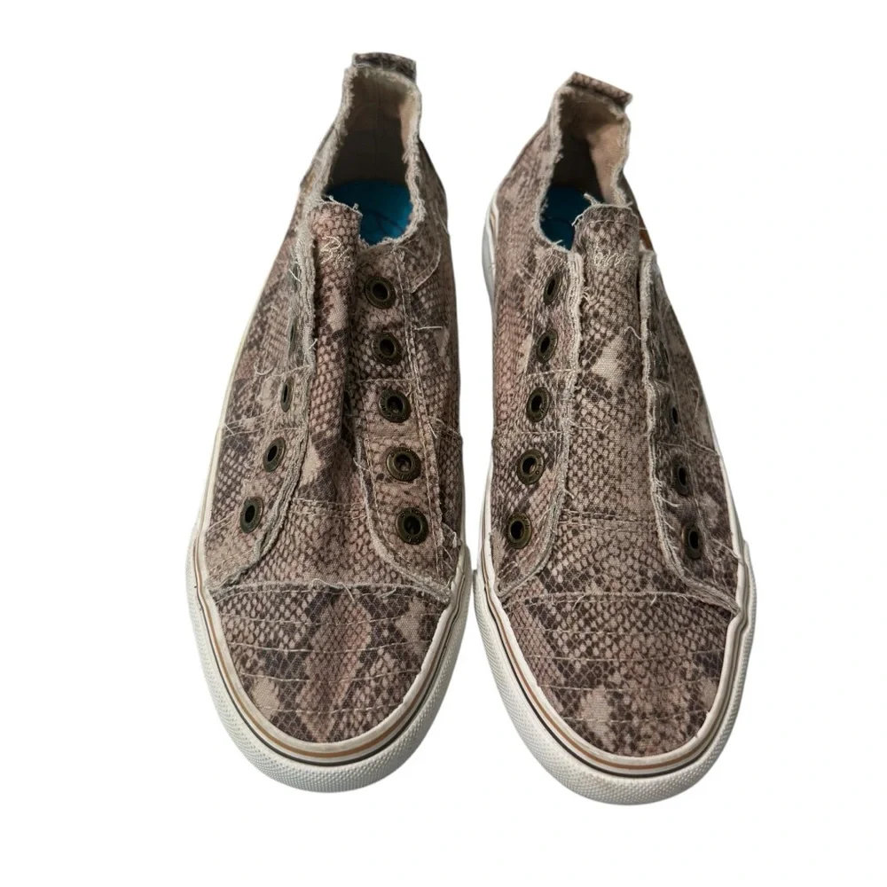 Blowfish Malibu Sneakers size 8.5‎